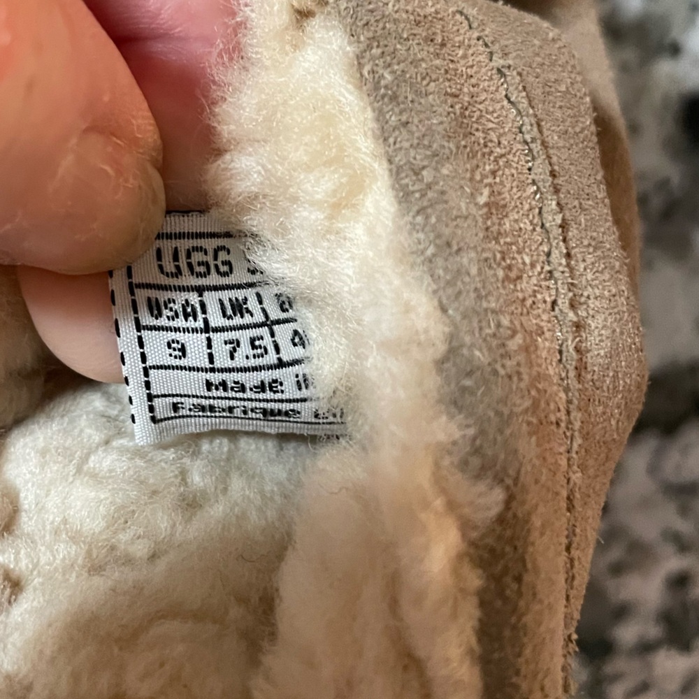 Ugg Tan Clog With Sherpa Lining Size 9 - image 4
